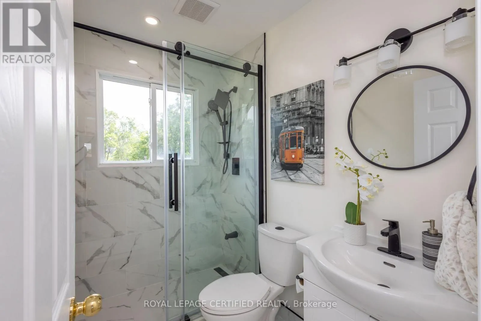 111 LIMERIDGE ROAD W