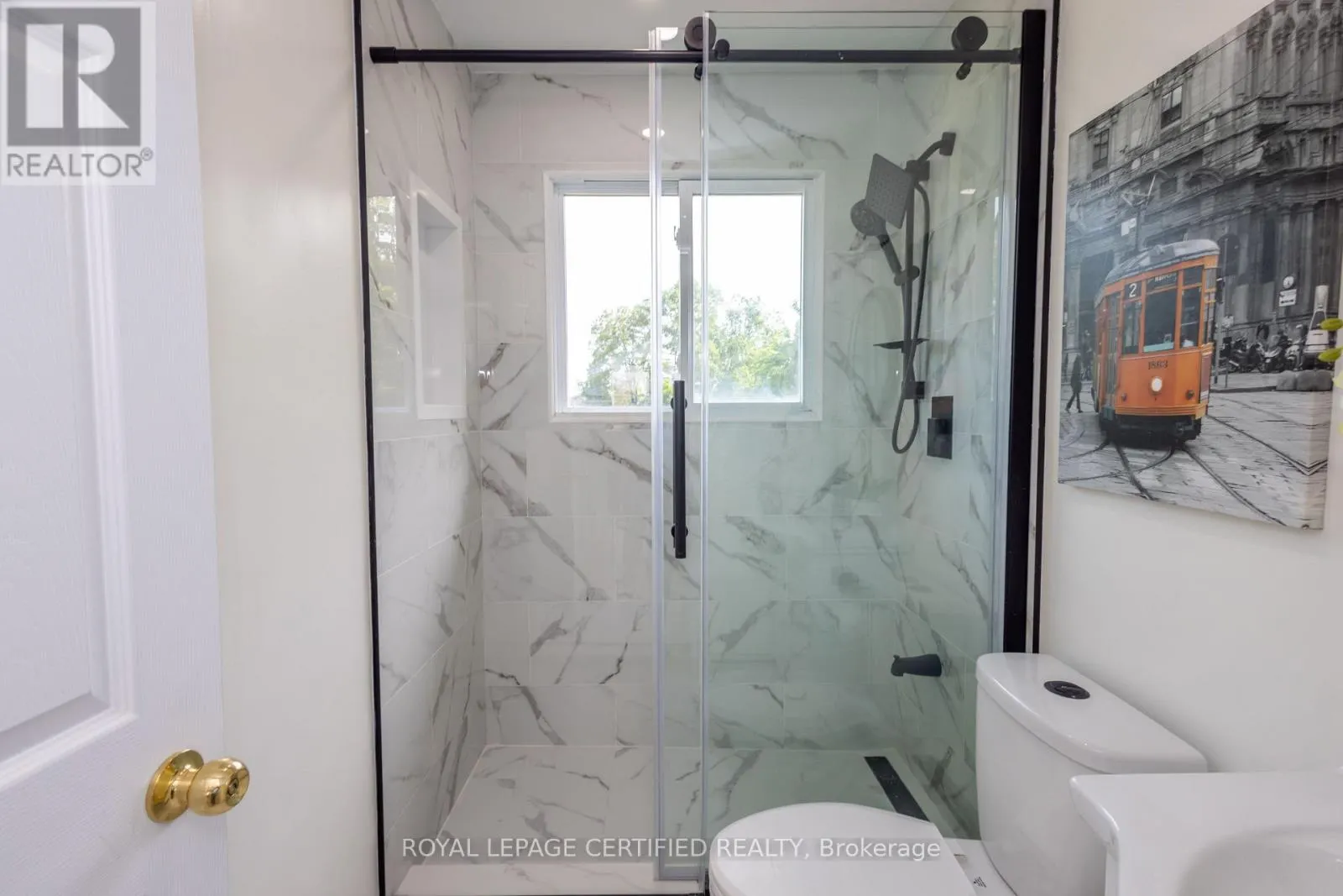 111 LIMERIDGE ROAD W