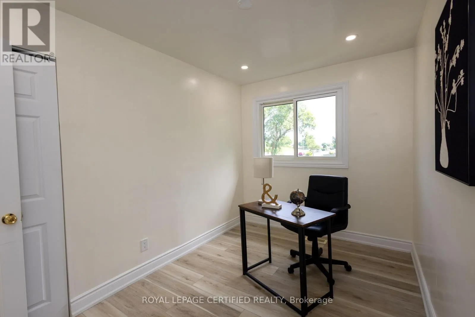 111 LIMERIDGE ROAD W
