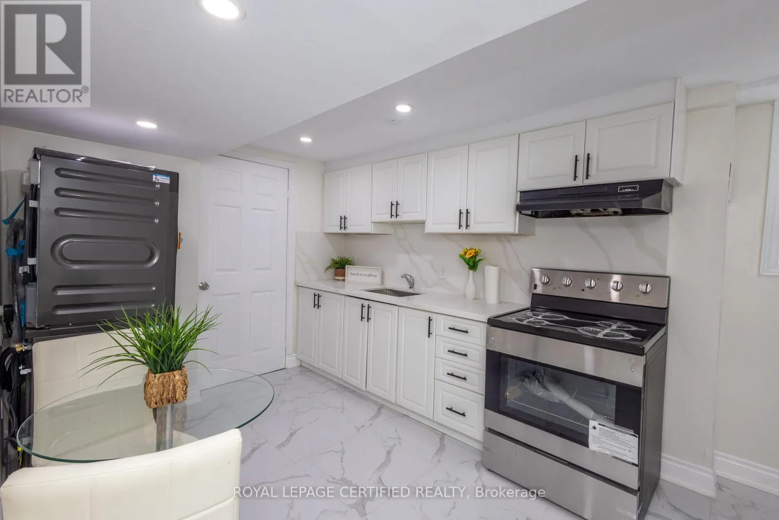 111 LIMERIDGE ROAD W