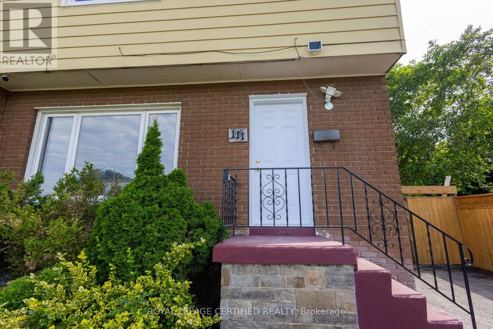 111 LIMERIDGE ROAD W