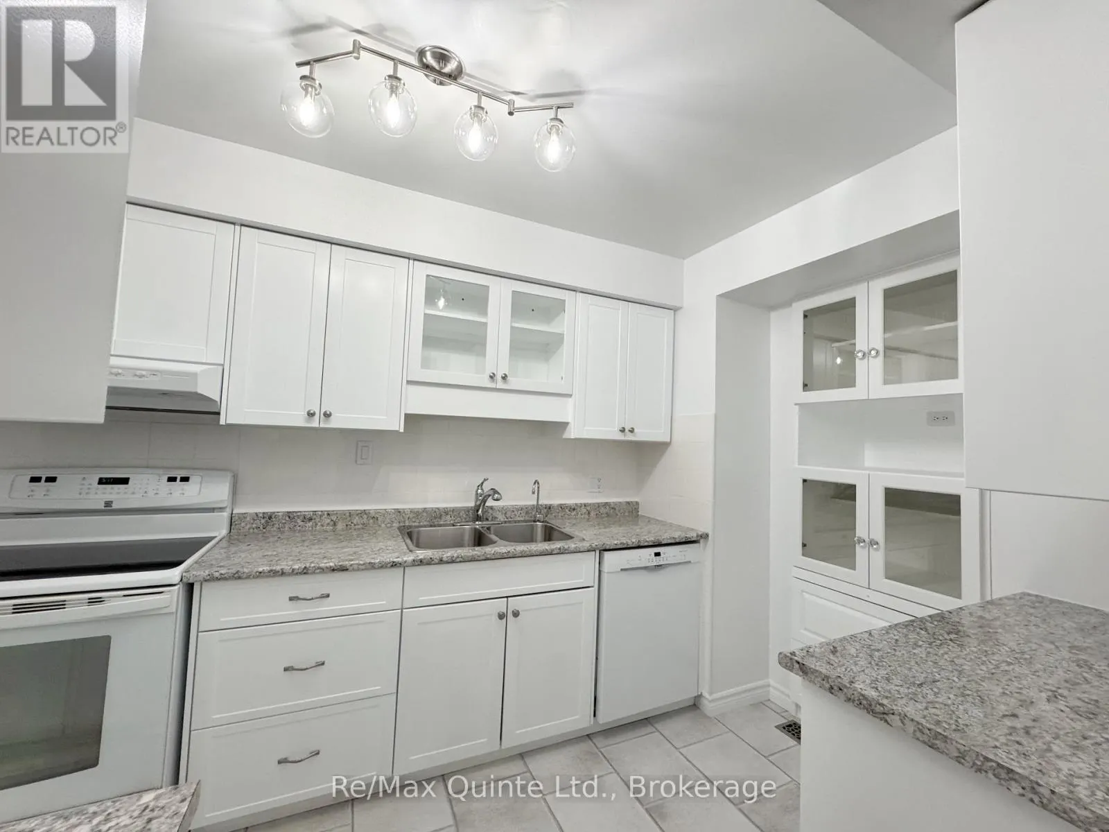 8 - 11 JANLYN CRESCENT #8