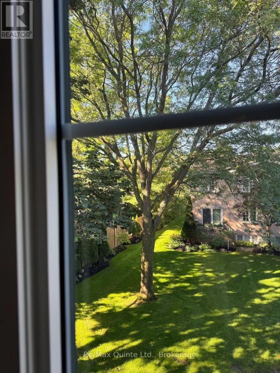 8 - 11 JANLYN CRESCENT #8