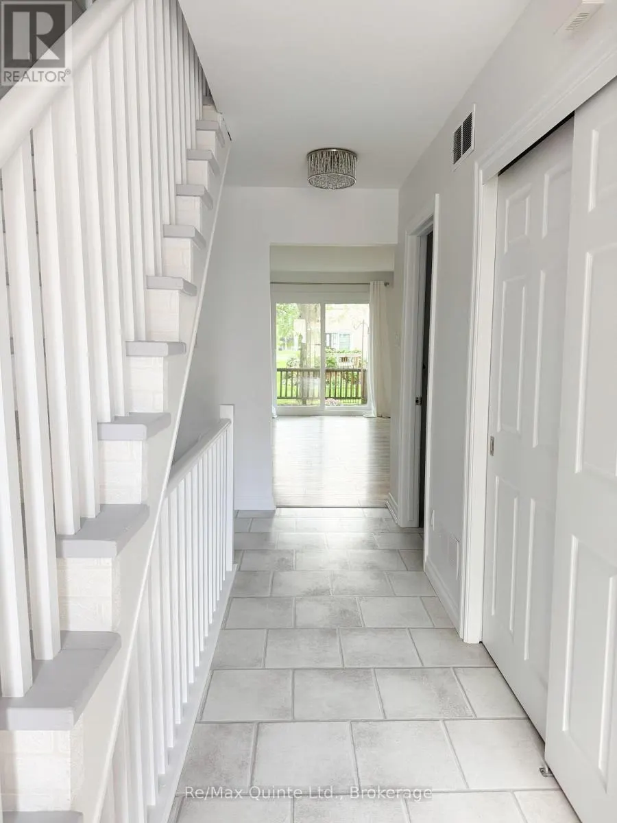 8 - 11 JANLYN CRESCENT #8