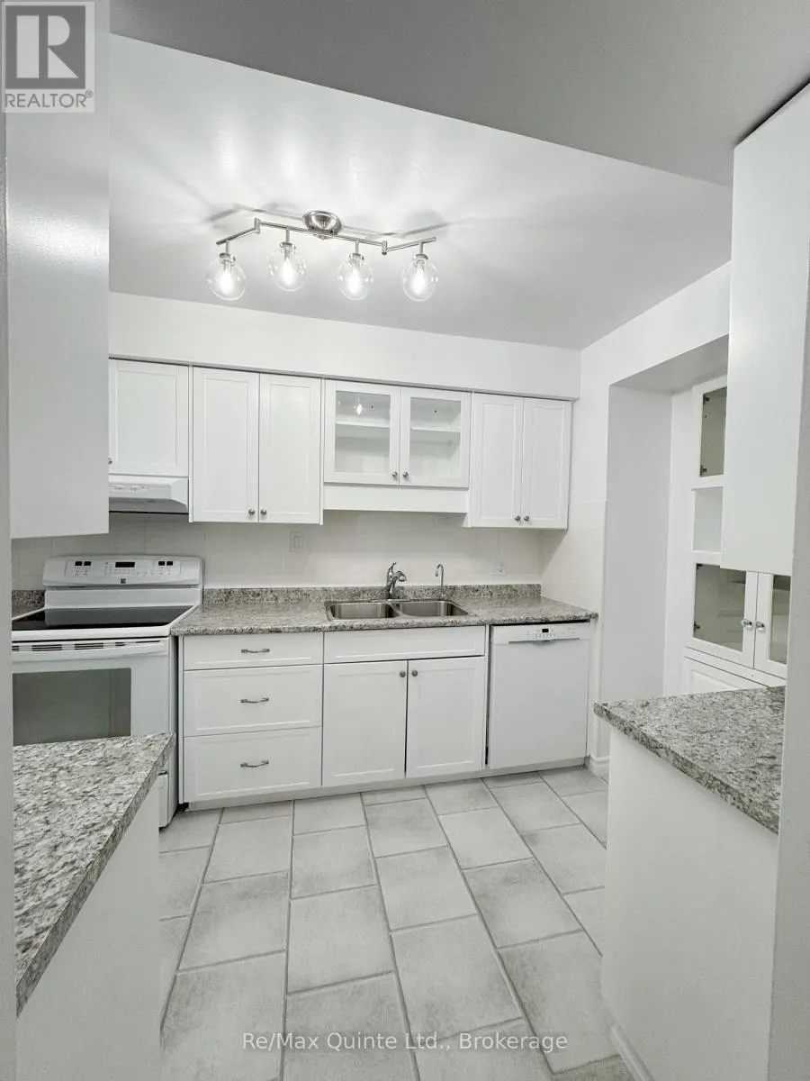 8 - 11 JANLYN CRESCENT #8