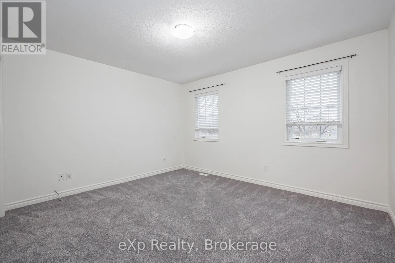 UPPER - 62 VICTORIA ROAD N #UPPER