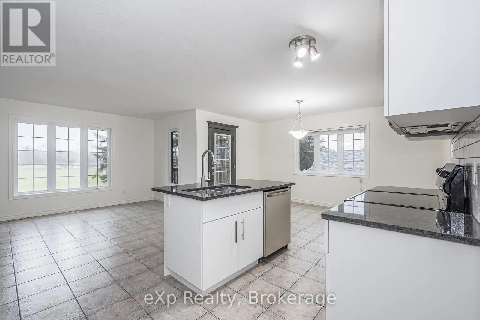 UPPER - 62 VICTORIA ROAD N #UPPER