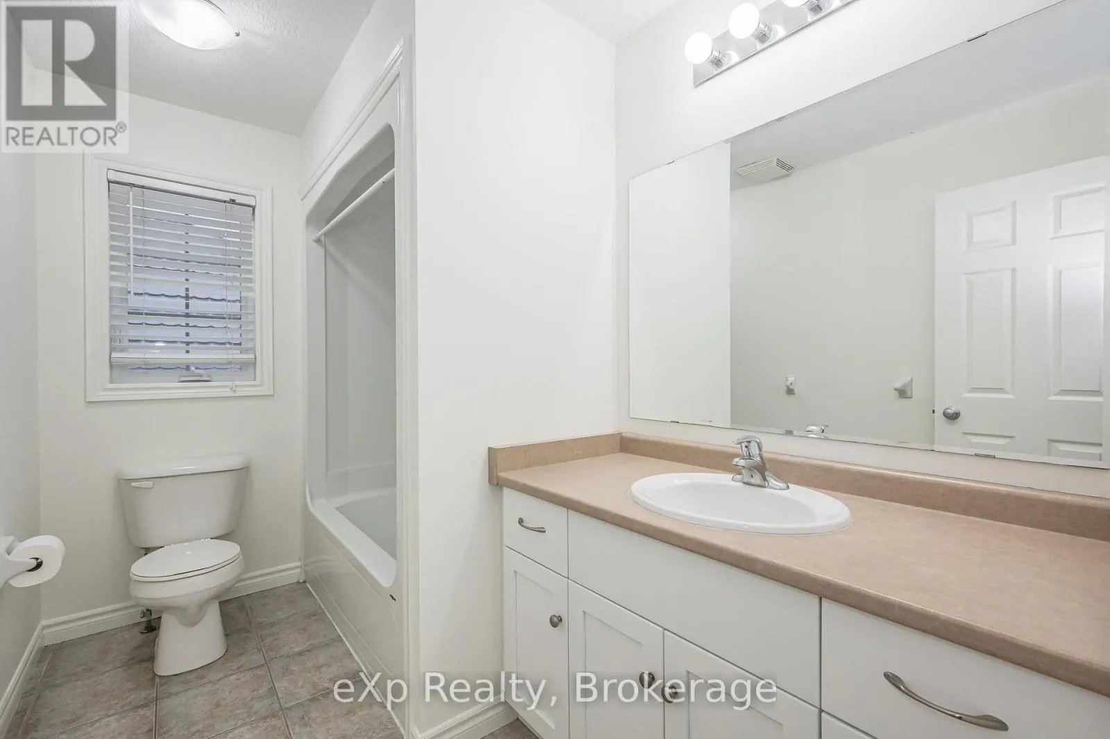UPPER - 62 VICTORIA ROAD N #UPPER