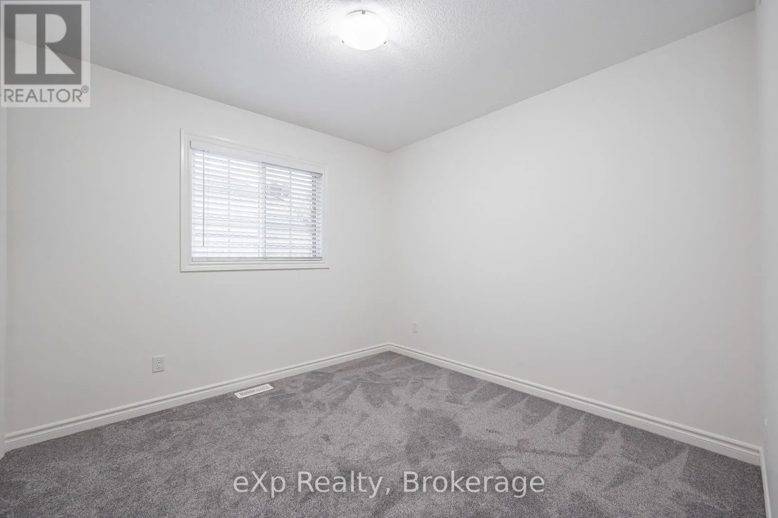 UPPER - 62 VICTORIA ROAD N #UPPER