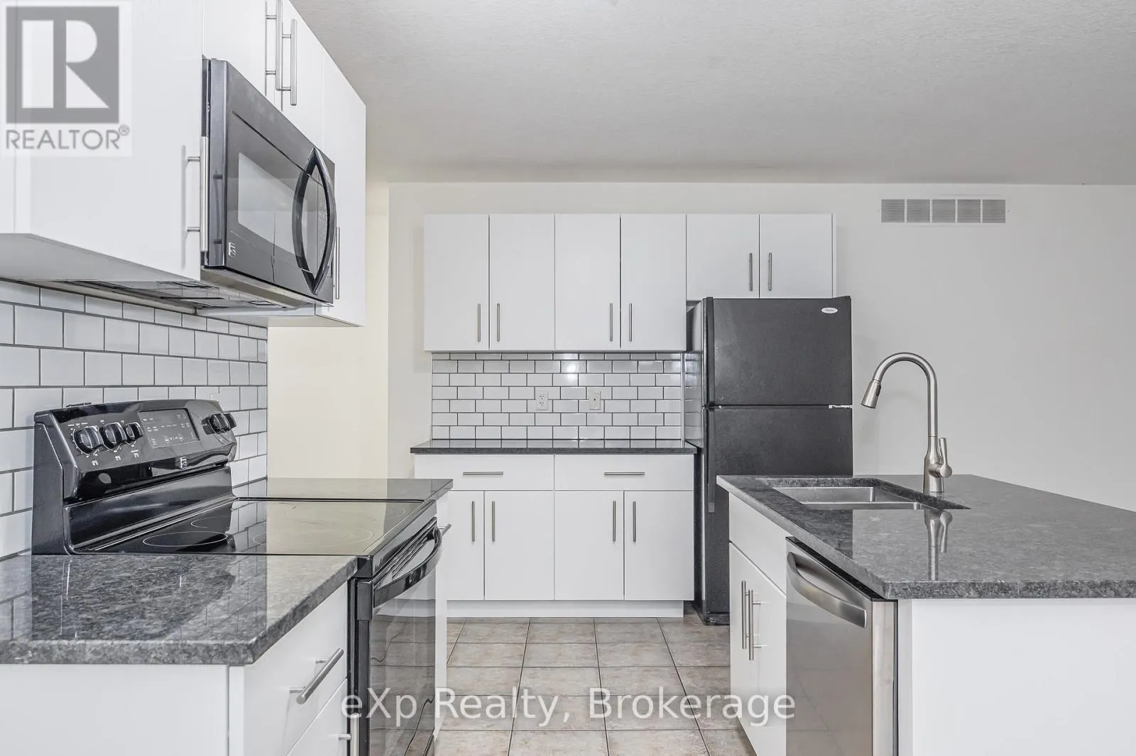 UPPER - 62 VICTORIA ROAD N #UPPER