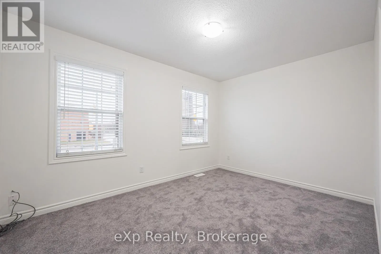 UPPER - 62 VICTORIA ROAD N #UPPER
