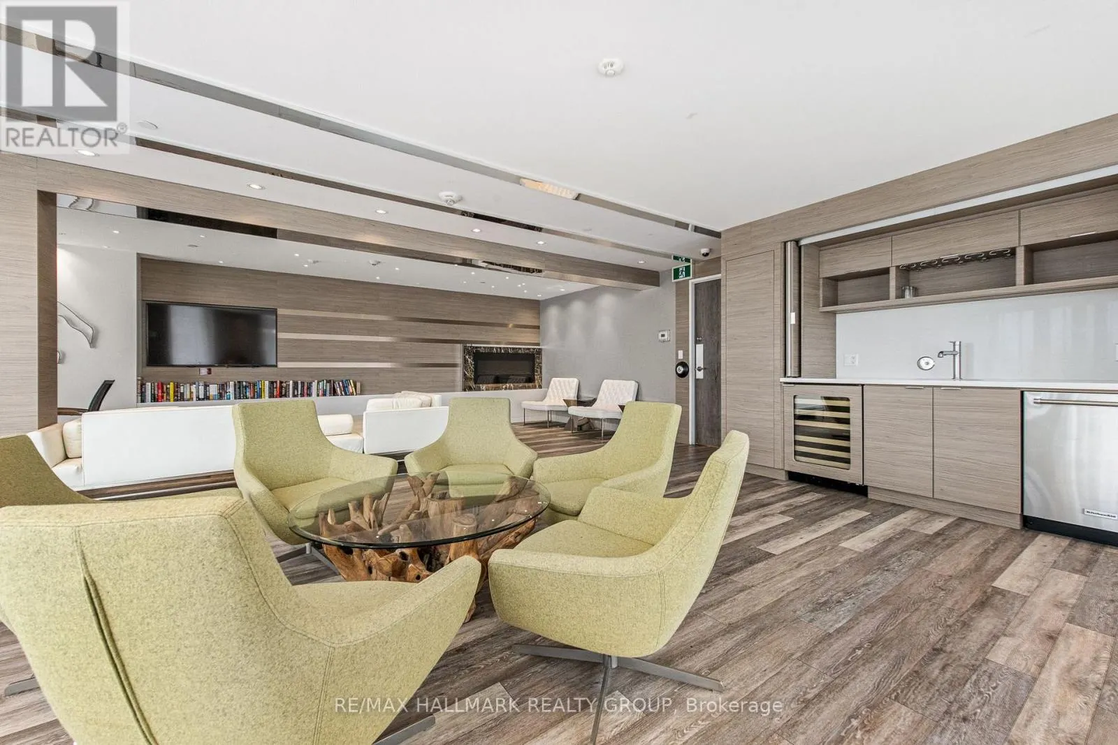 1004 - 485 RICHMOND ROAD