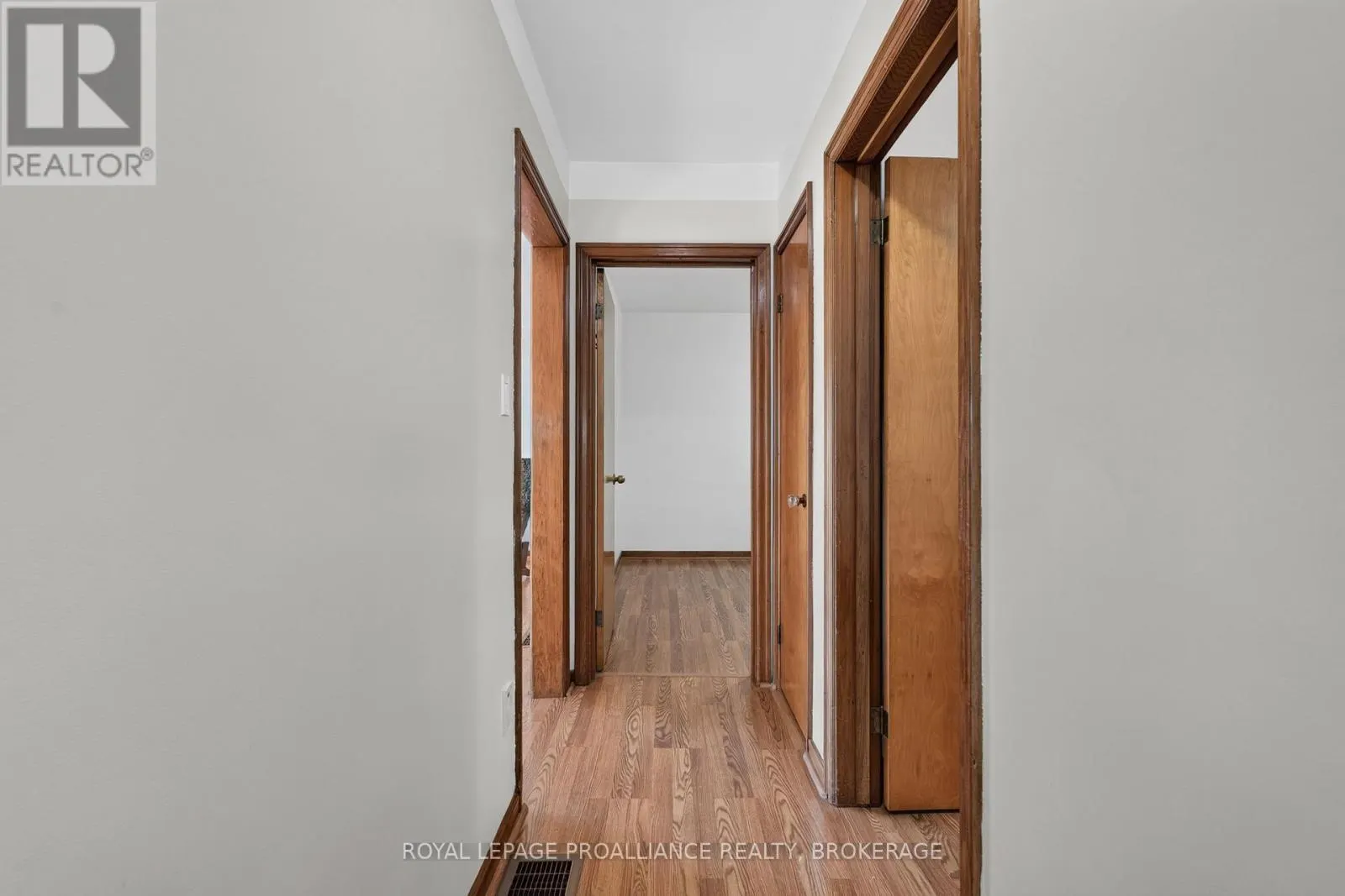 9 HENRY CRESCENT