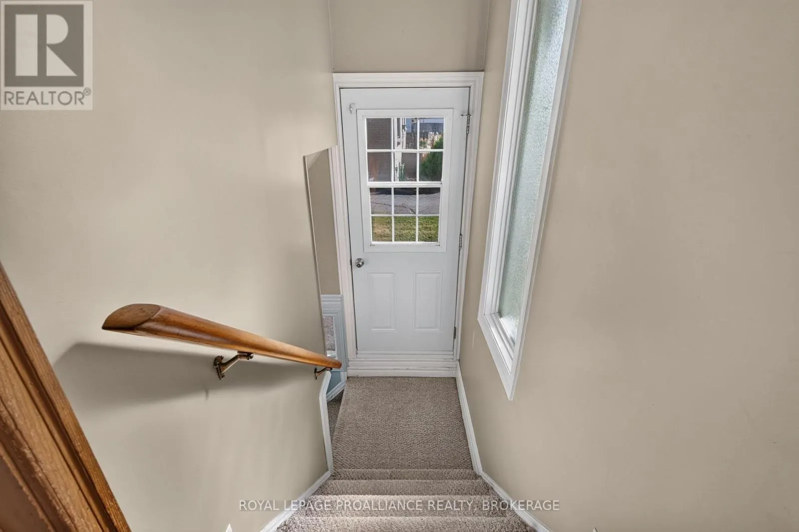 9 HENRY CRESCENT