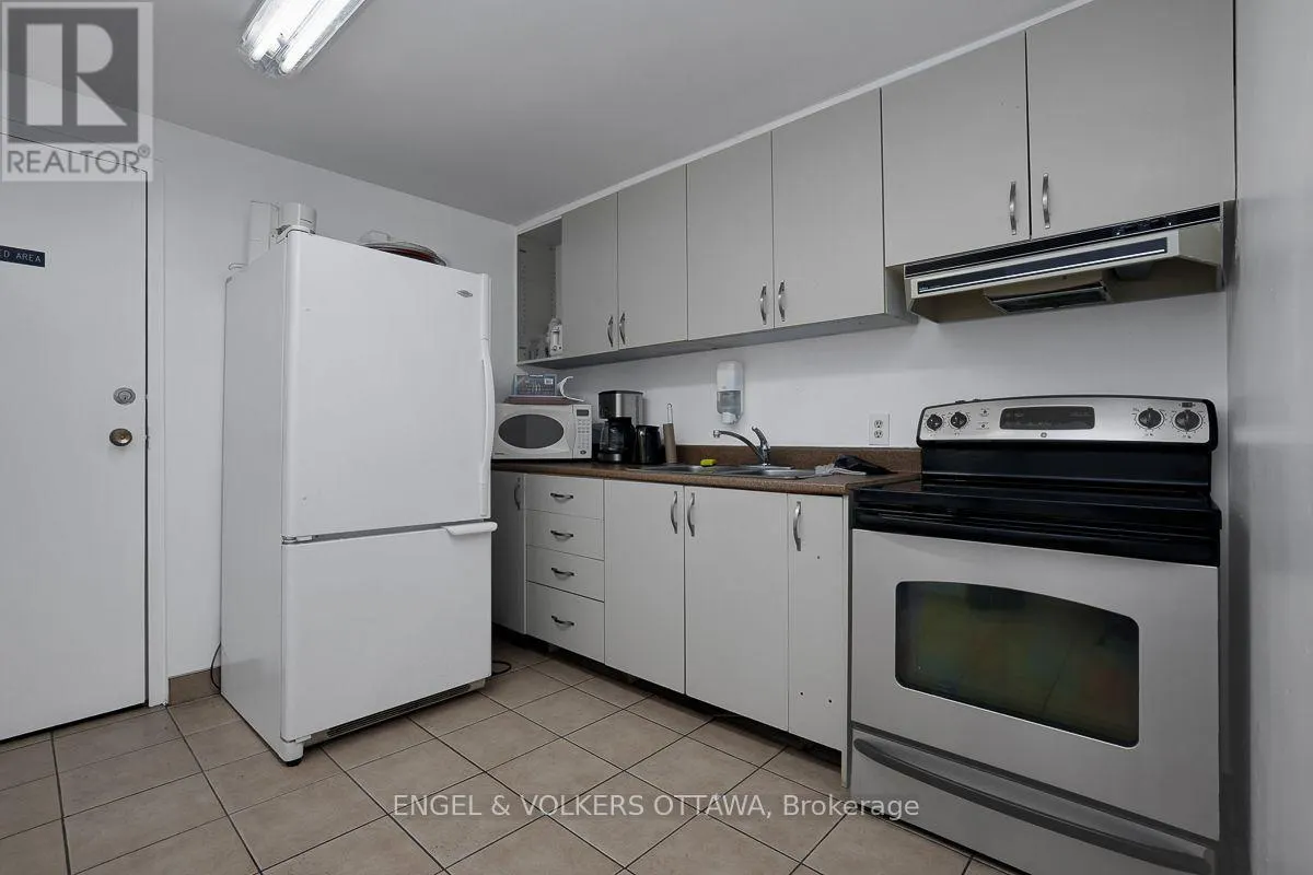 2111 - 665 BATHGATE DRIVE