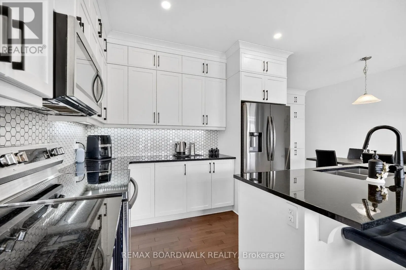 2 DUNCANVILLE STREET