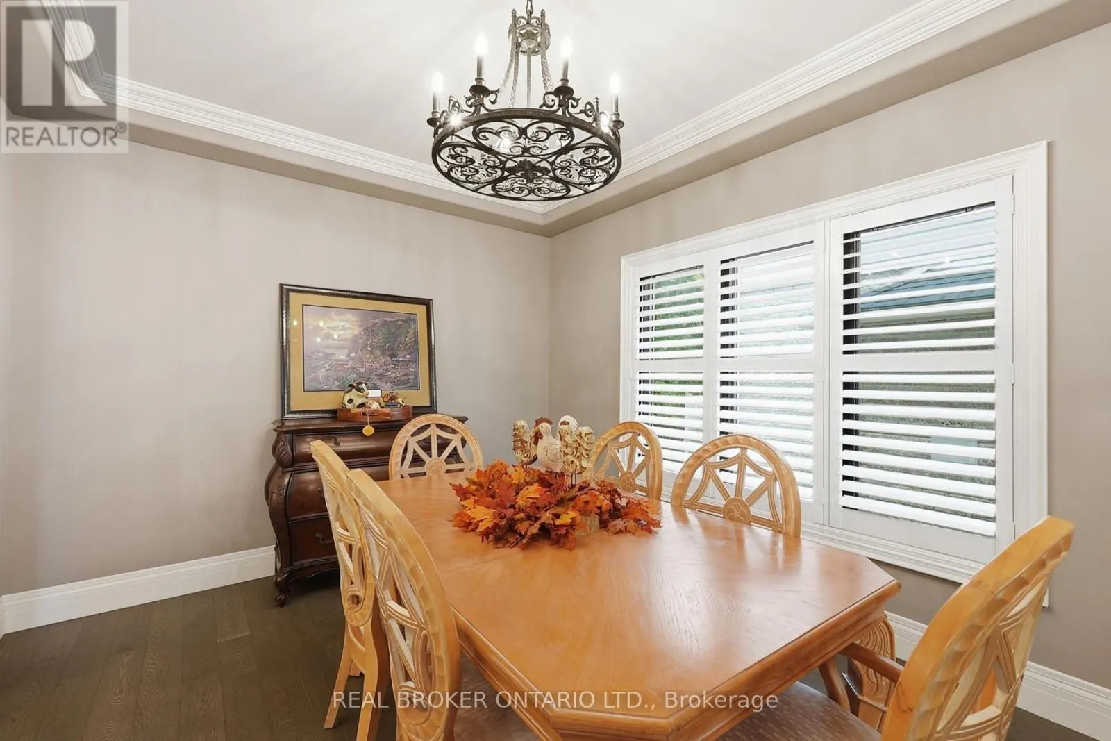 916 FOXBROOK COURT