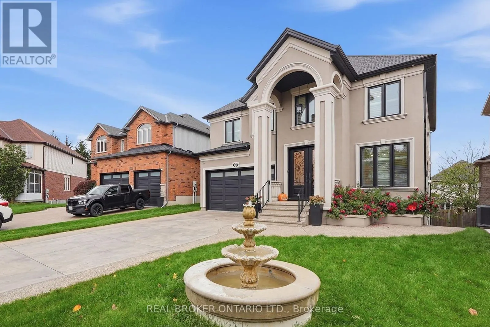 916 FOXBROOK COURT