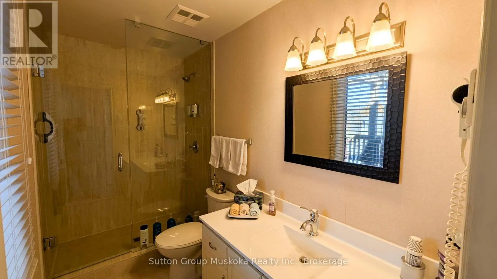 302 - 19 OAKRIDGE - DEERHURST DRIVE #302
