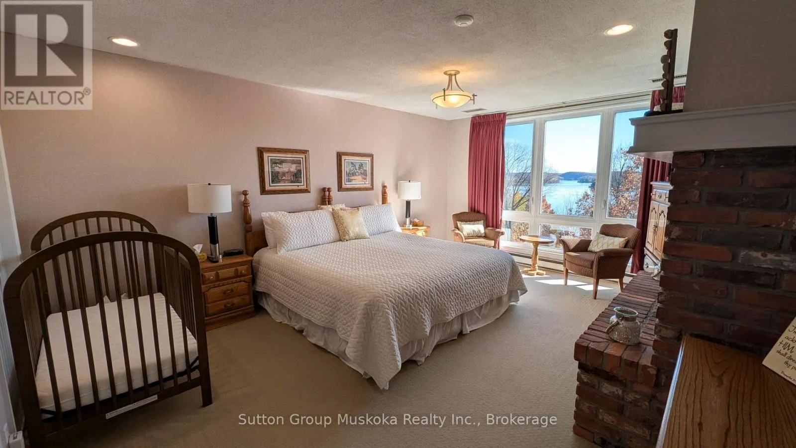 302 - 19 OAKRIDGE - DEERHURST DRIVE #302