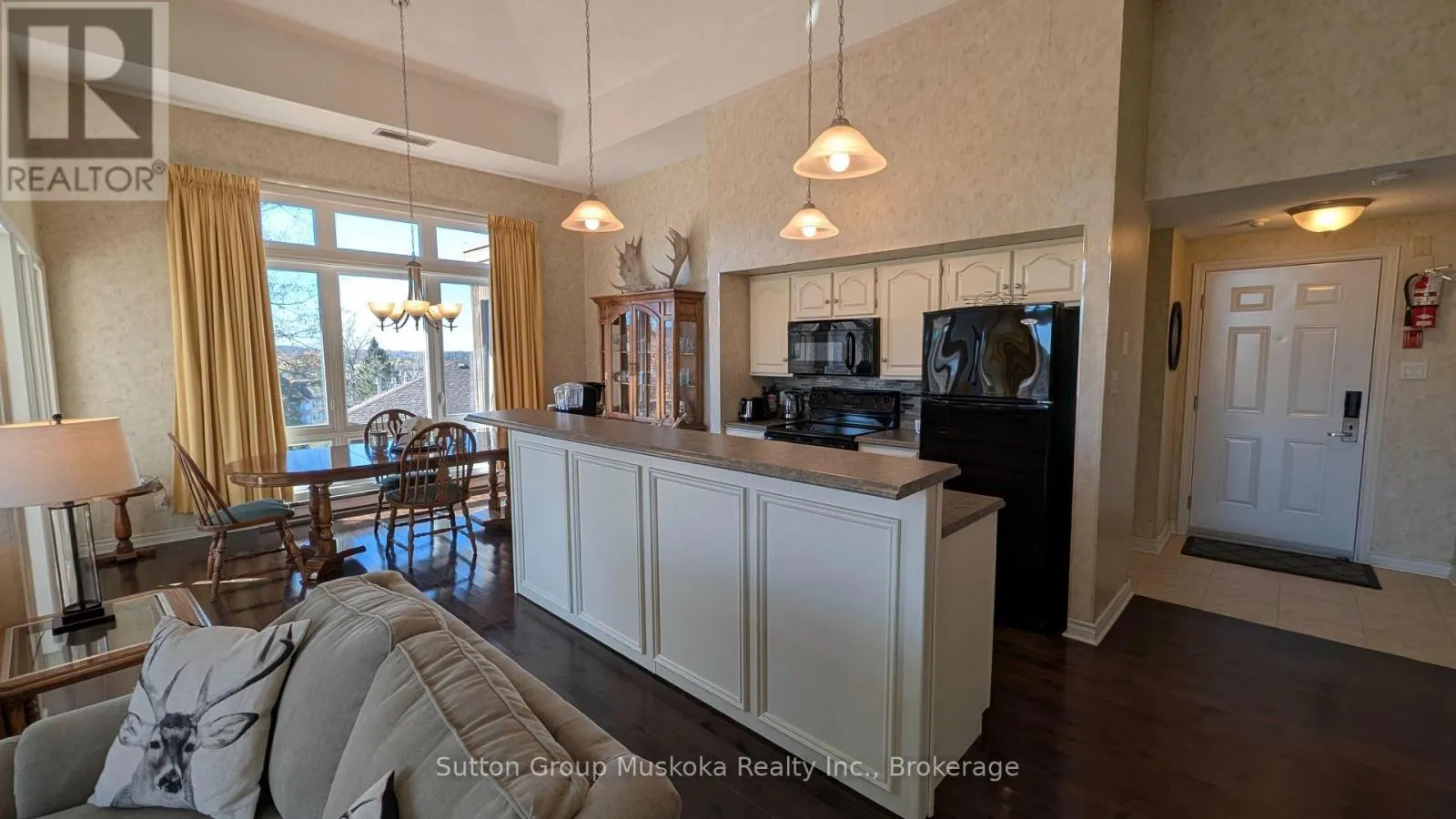 302 - 19 OAKRIDGE - DEERHURST DRIVE #302