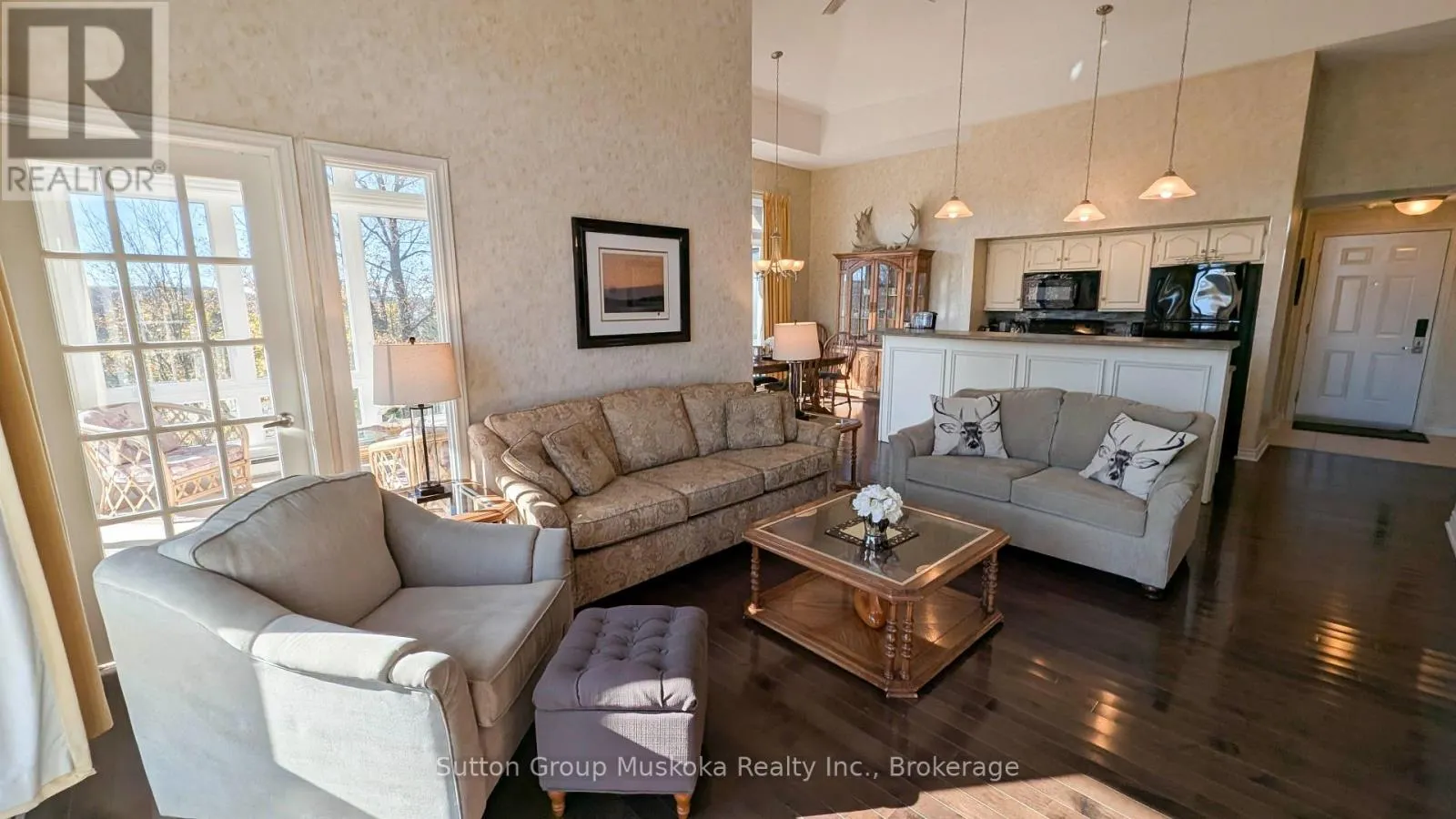 302 - 19 OAKRIDGE - DEERHURST DRIVE #302