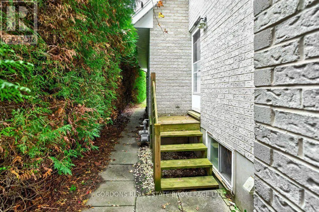 12 CASTERTON AVENUE