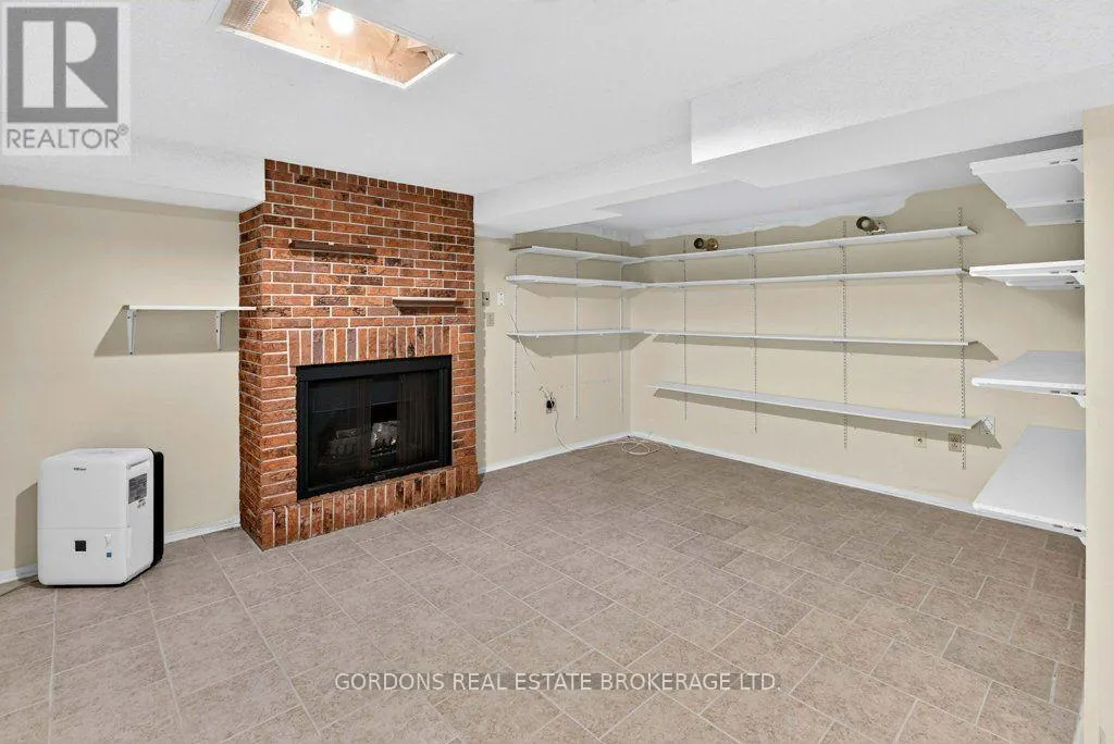 12 CASTERTON AVENUE