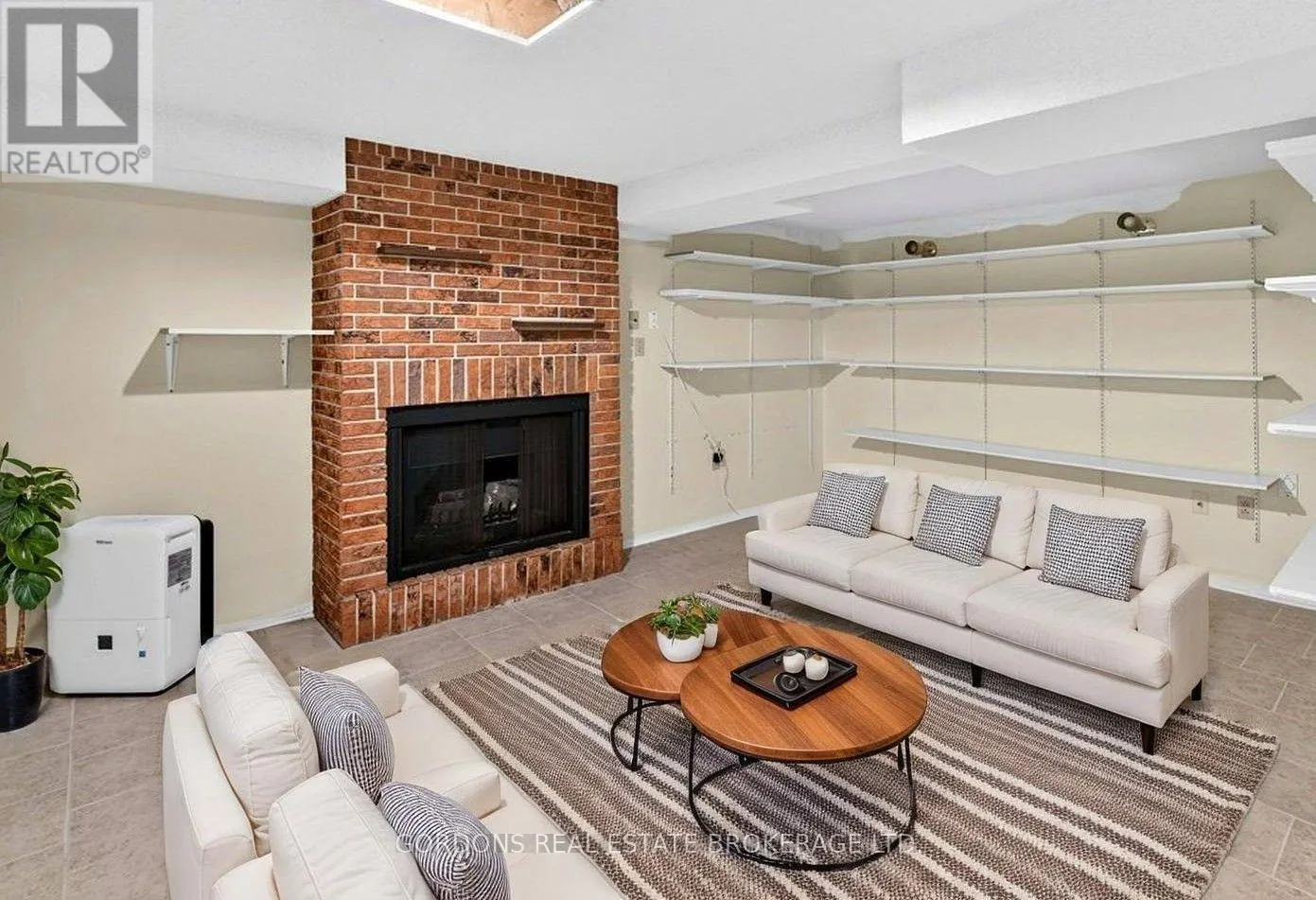 12 CASTERTON AVENUE