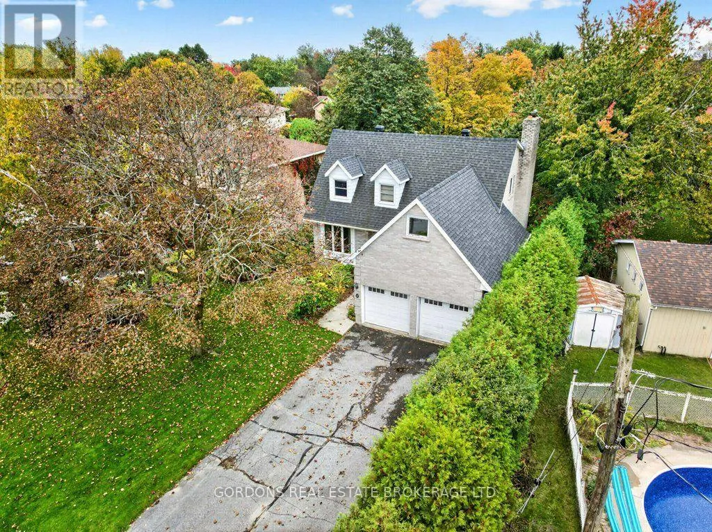 12 CASTERTON AVENUE