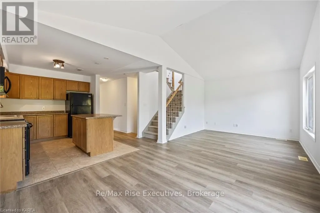 1653 CRIMSON CRESCENT