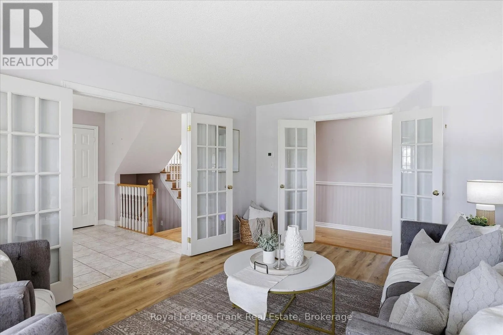 1544 GLENFOREST CRESCENT