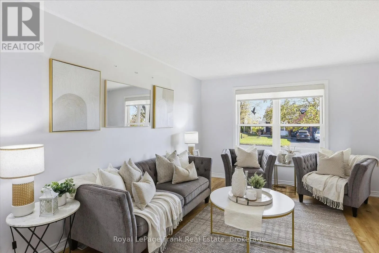 1544 GLENFOREST CRESCENT