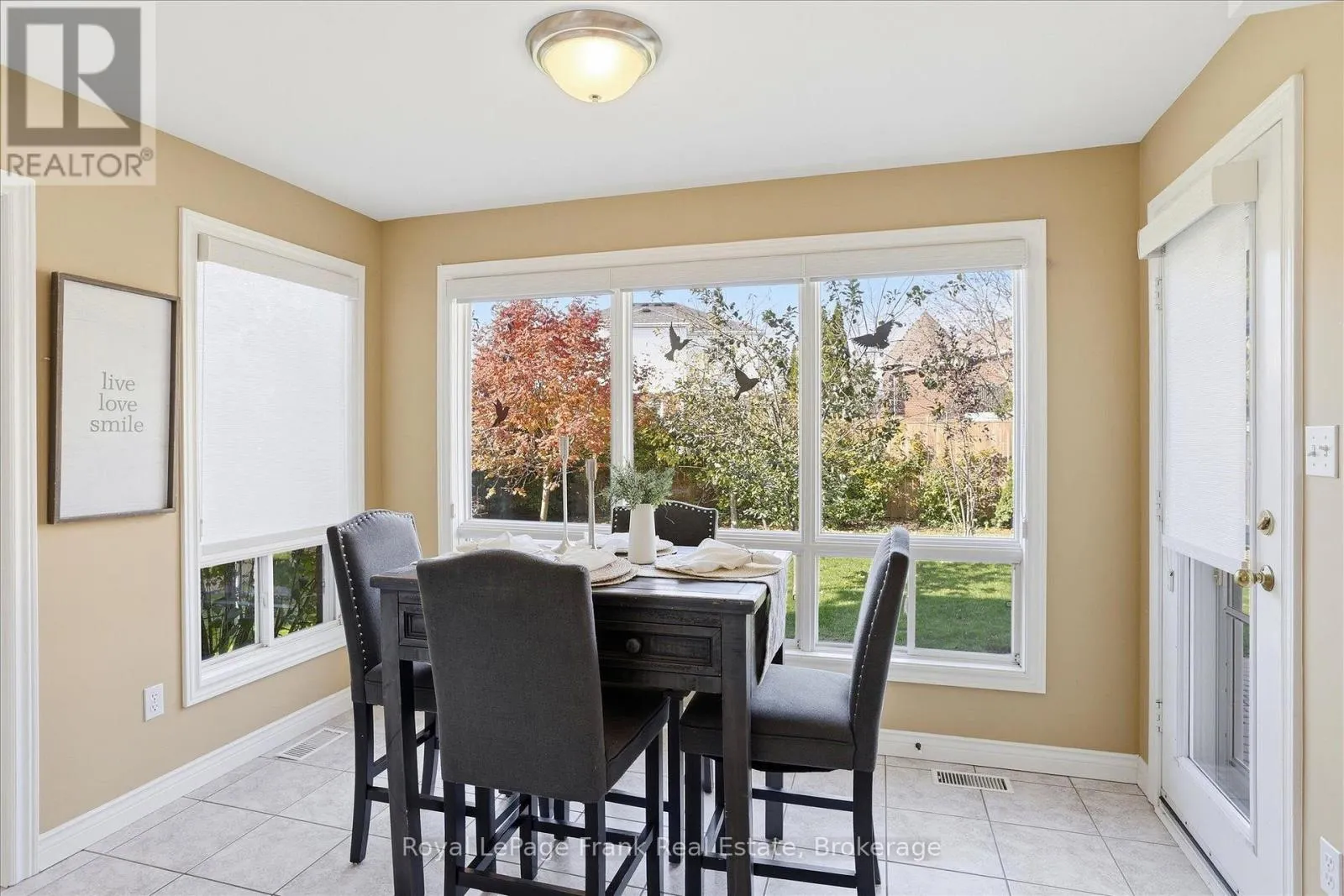 1544 GLENFOREST CRESCENT