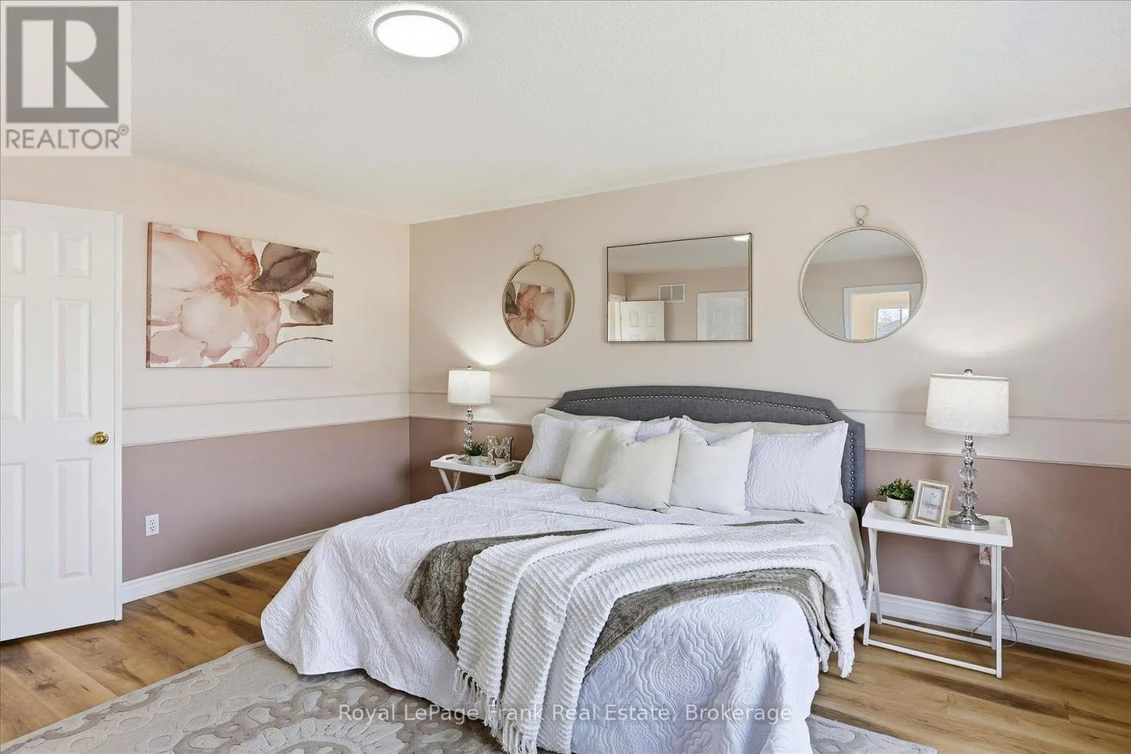 1544 GLENFOREST CRESCENT