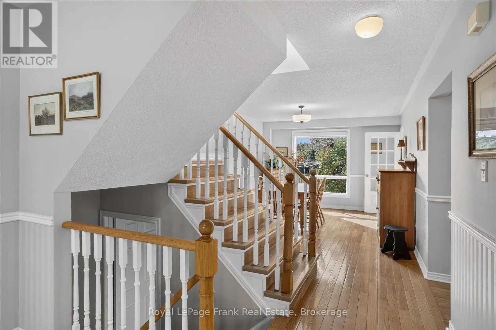 1544 GLENFOREST CRESCENT
