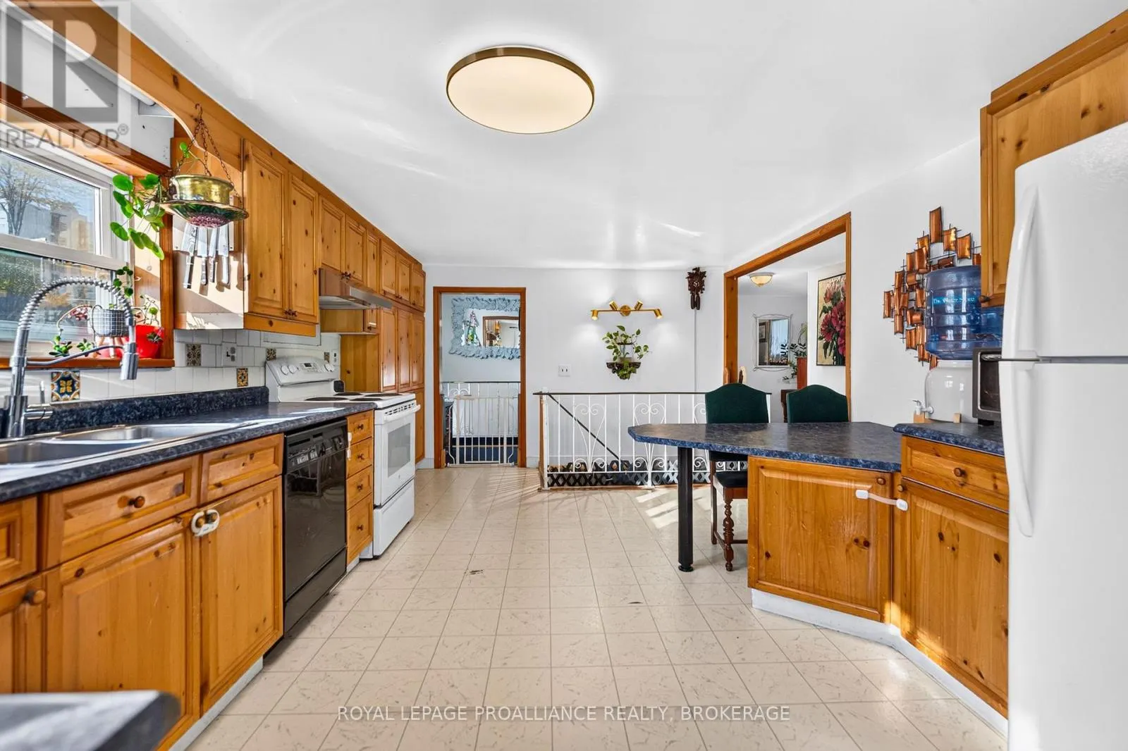 628 MACDONNELL STREET