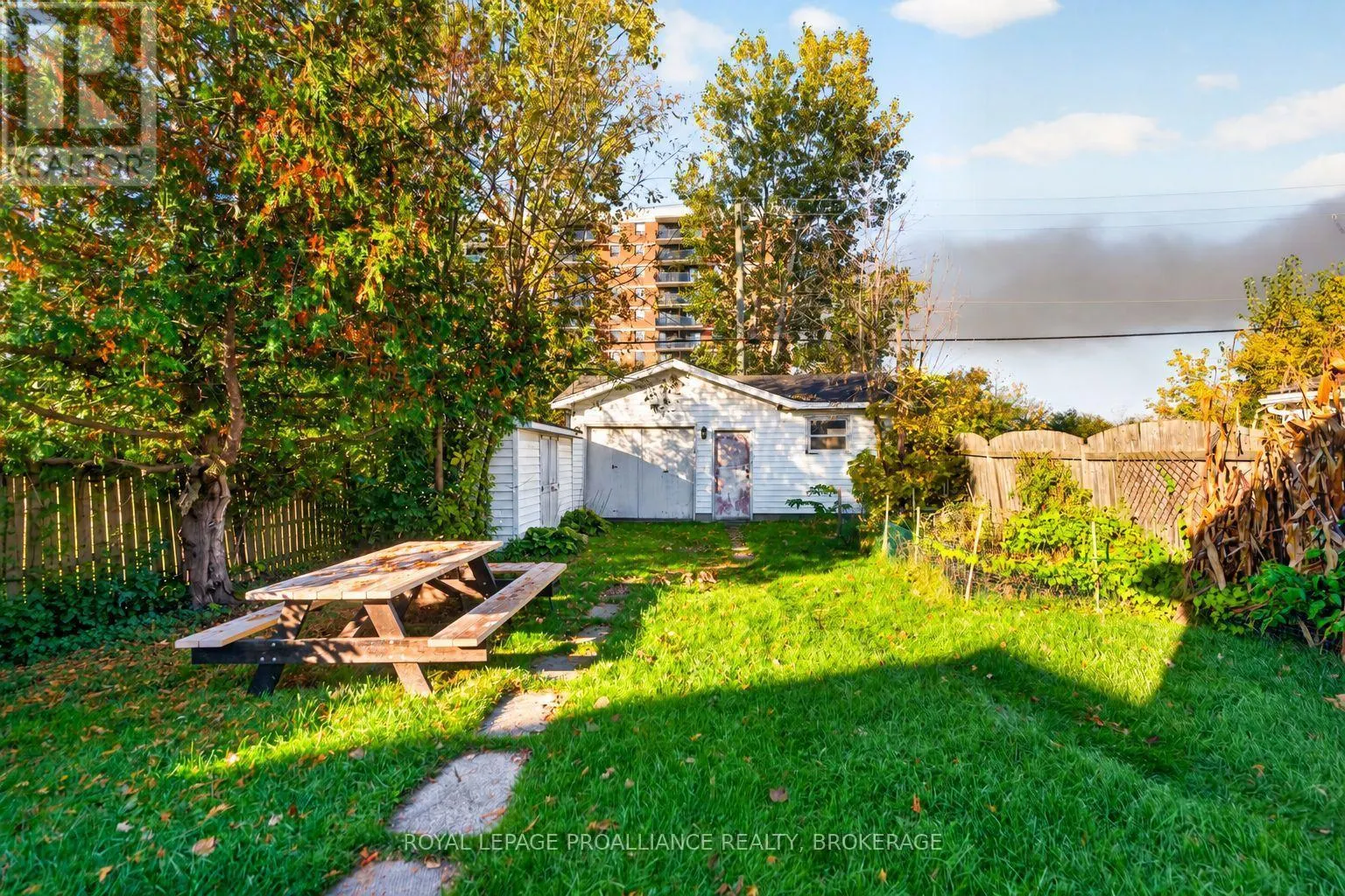 628 MACDONNELL STREET