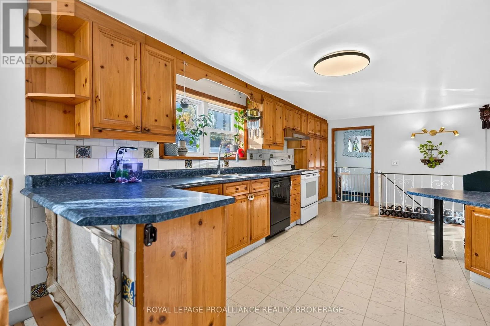 628 MACDONNELL STREET