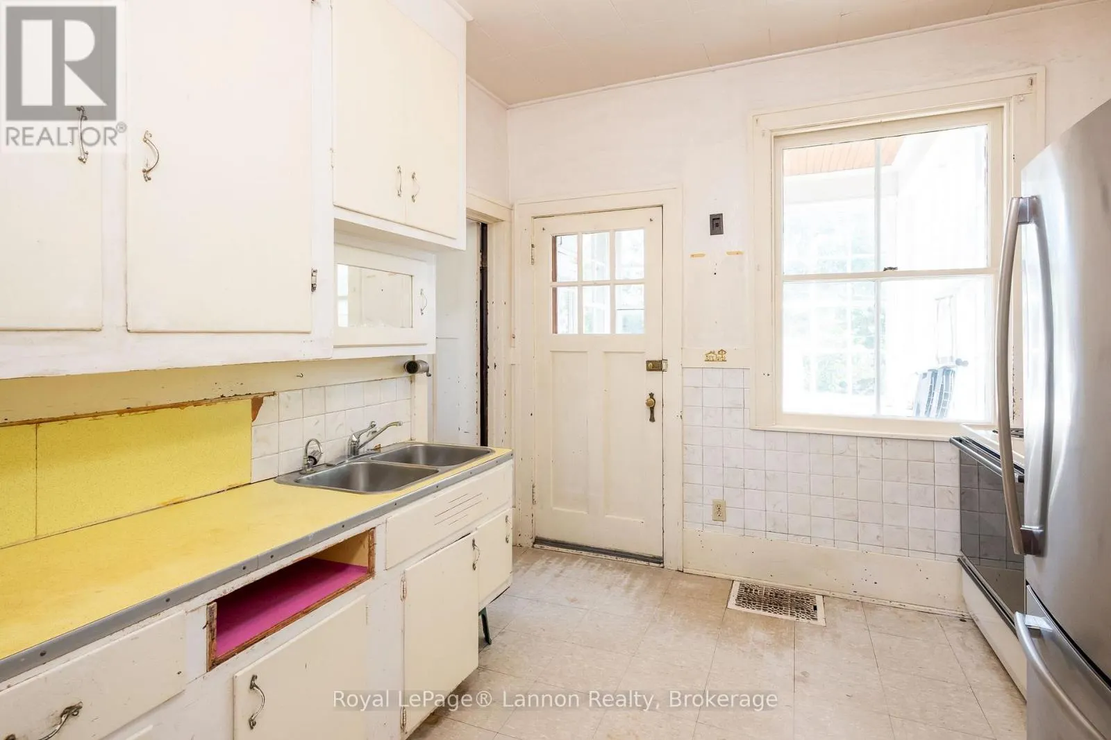 42 GORDON AVENUE