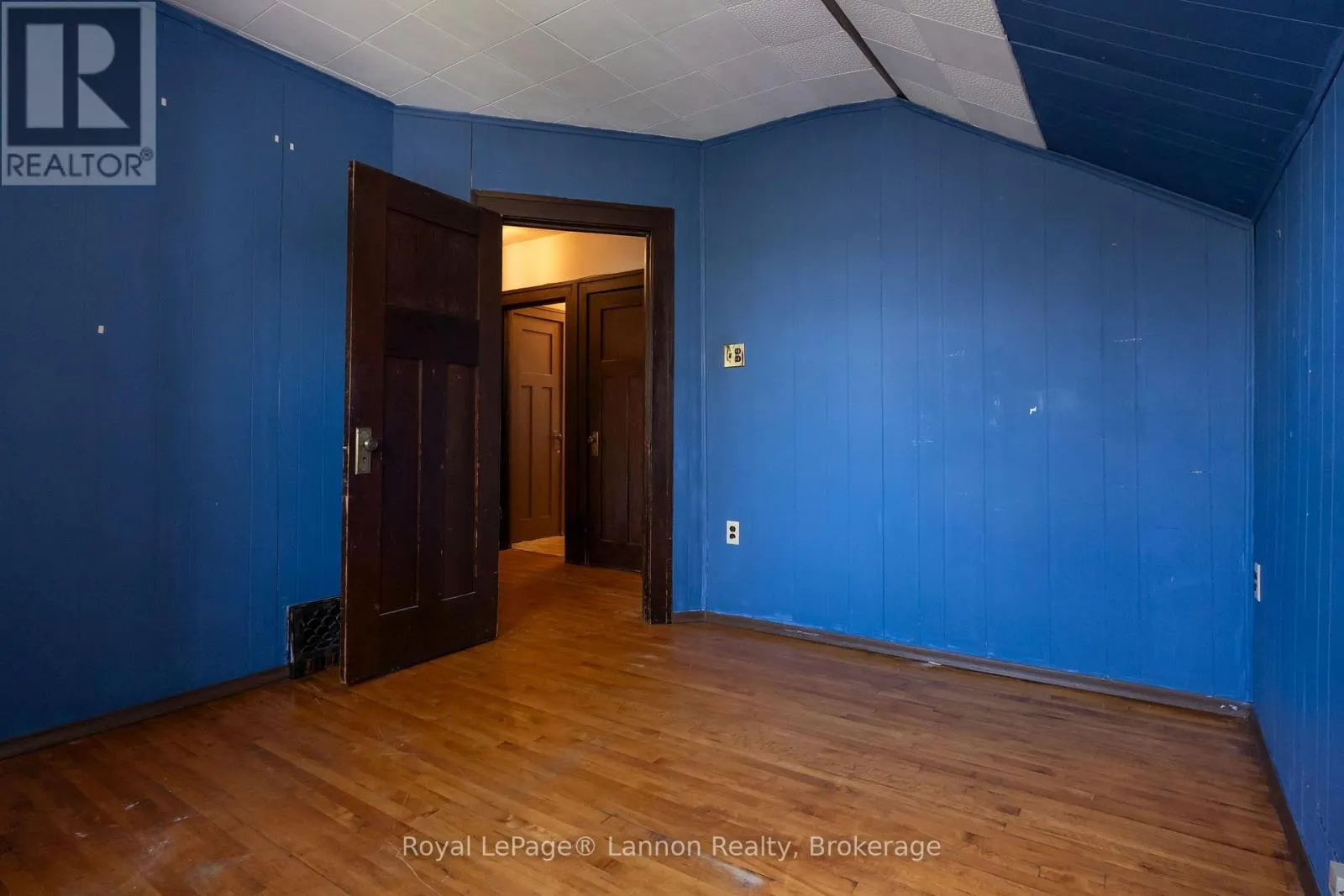 42 GORDON AVENUE