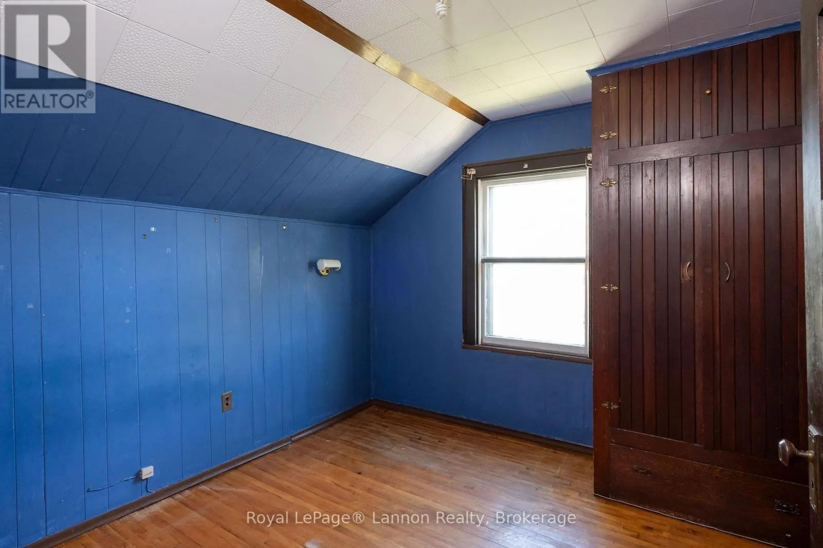 42 GORDON AVENUE