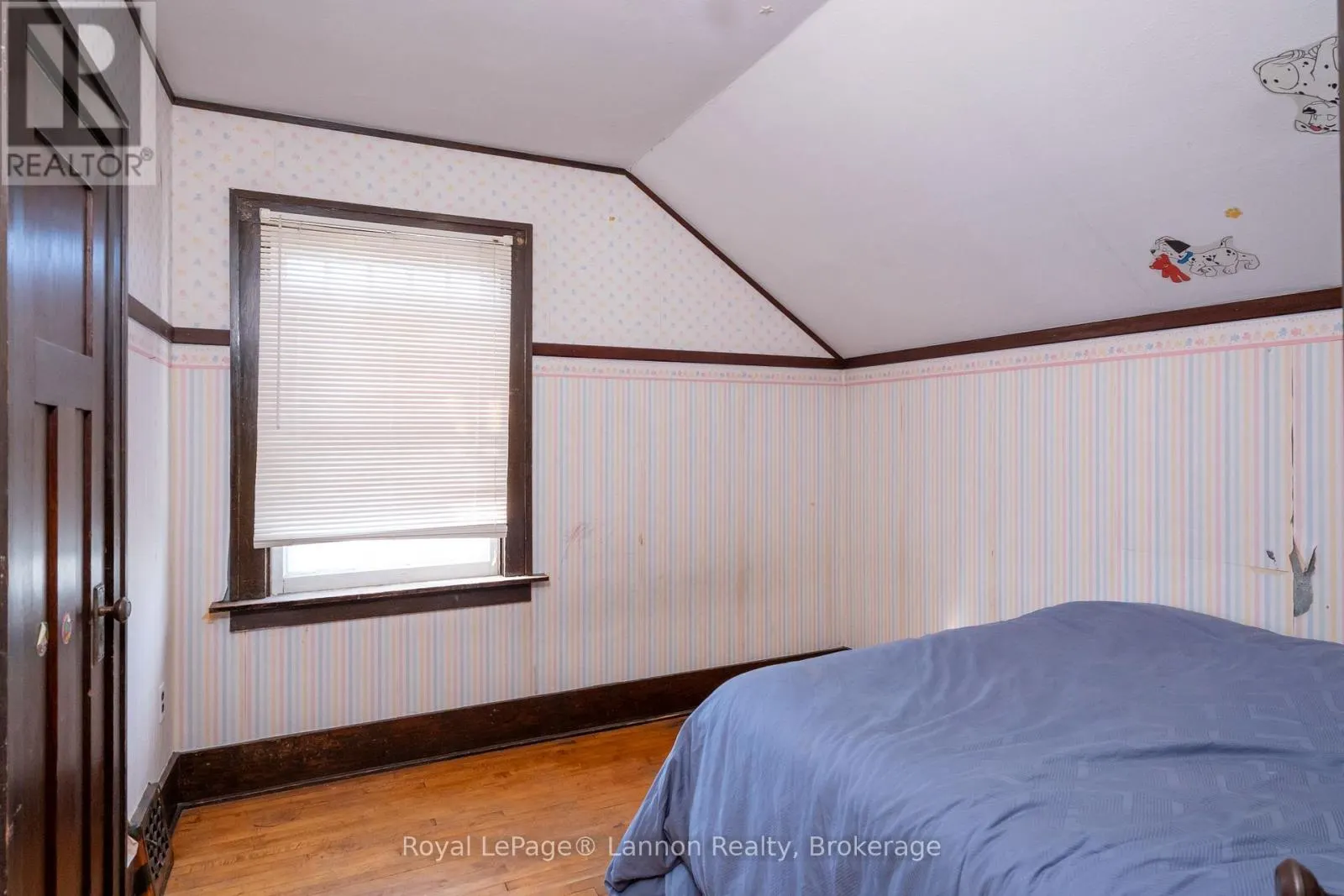 42 GORDON AVENUE