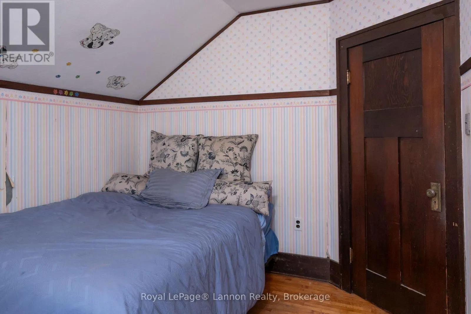 42 GORDON AVENUE