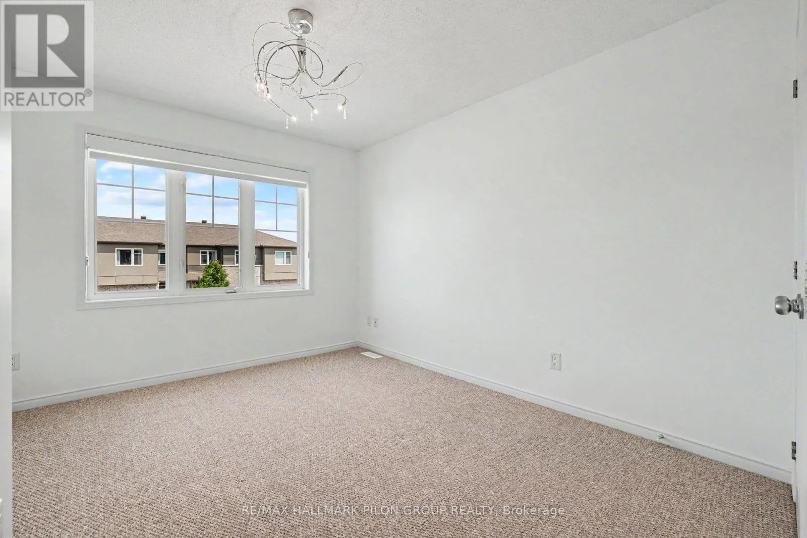 38 RIDDELL STREET