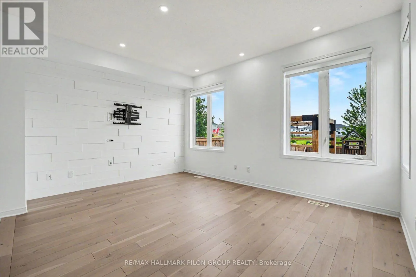 38 RIDDELL STREET