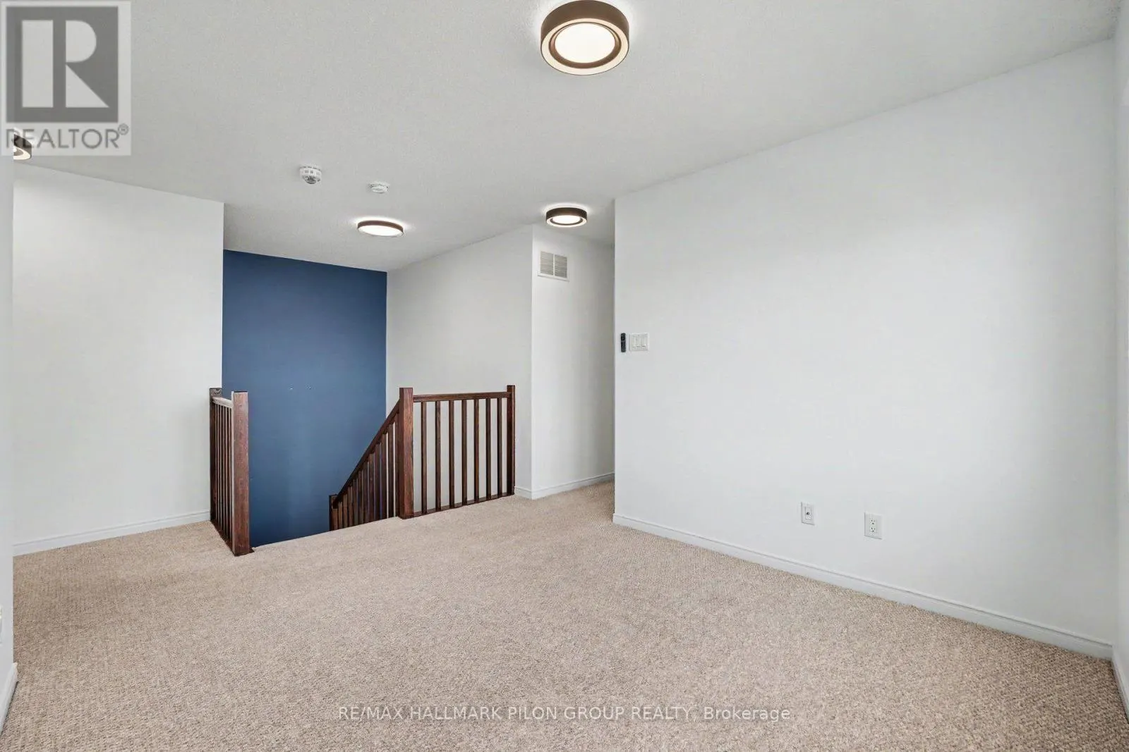 38 RIDDELL STREET