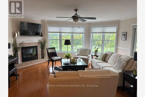2 - 321 WATER STREET W