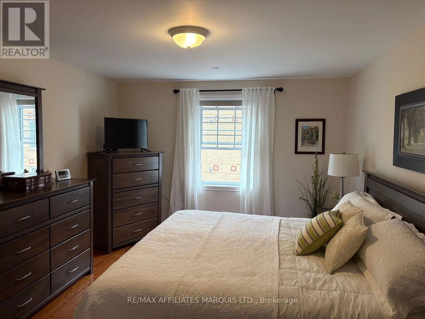2 - 321 WATER STREET W