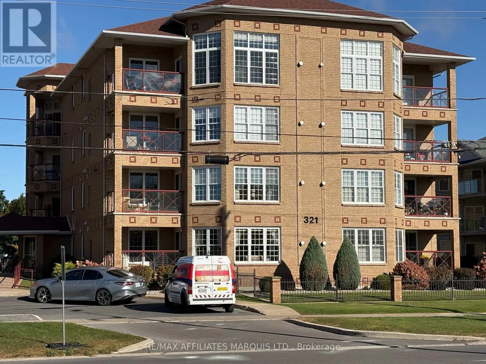 2 - 321 WATER STREET W